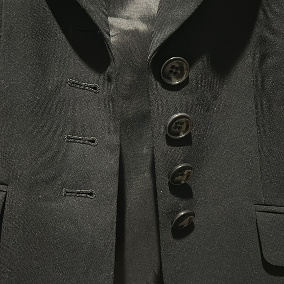 Ann Taylor size 6 black blazer - Picture 2 of 6